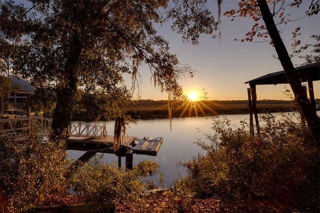 1222 River Drive NE, Townsend, GA 31331