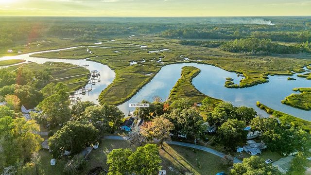 1222 River Drive NE, Townsend, GA 31331