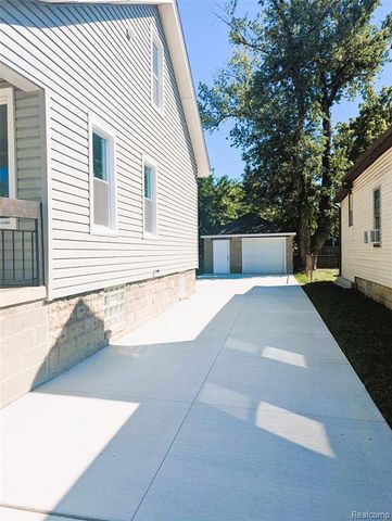 8244 Hupp Avenue, Warren, MI 48089