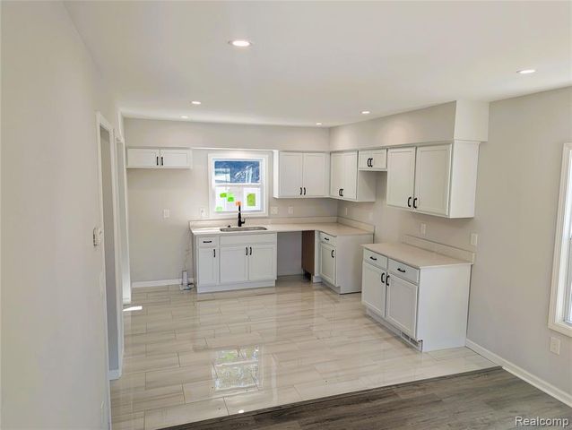 8244 Hupp Avenue, Warren, MI 48089