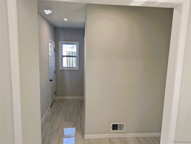 8244 Hupp Avenue, Warren, MI 48089