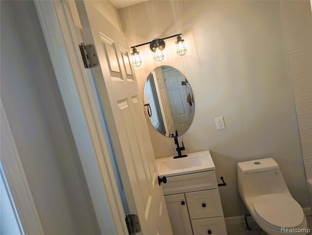 8244 Hupp Avenue, Warren, MI 48089