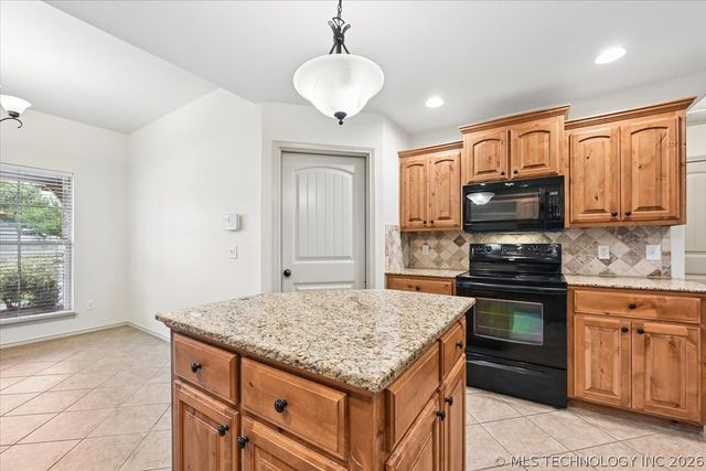 11015 S Lawrence Street, Jenks, OK 74037
