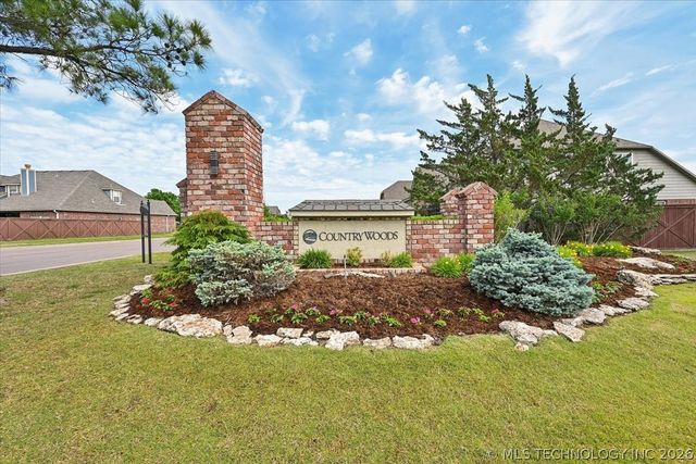11015 S Lawrence Street, Jenks, OK 74037