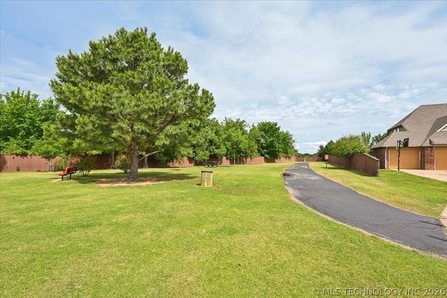 11015 S Lawrence Street, Jenks, OK 74037