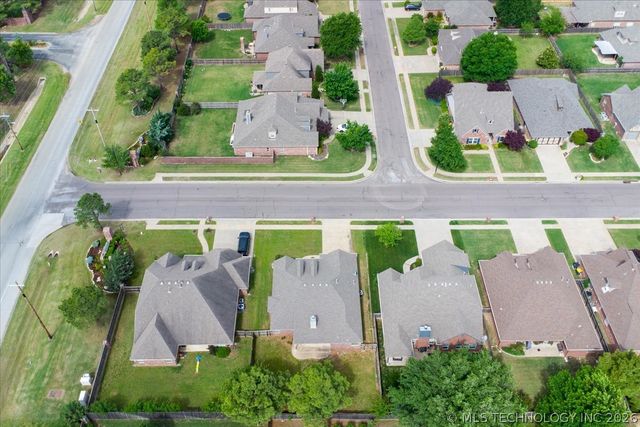 11015 S Lawrence Street, Jenks, OK 74037