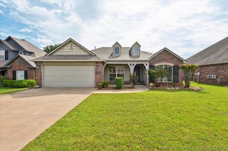11015 S Lawrence Street, Jenks, OK 74037