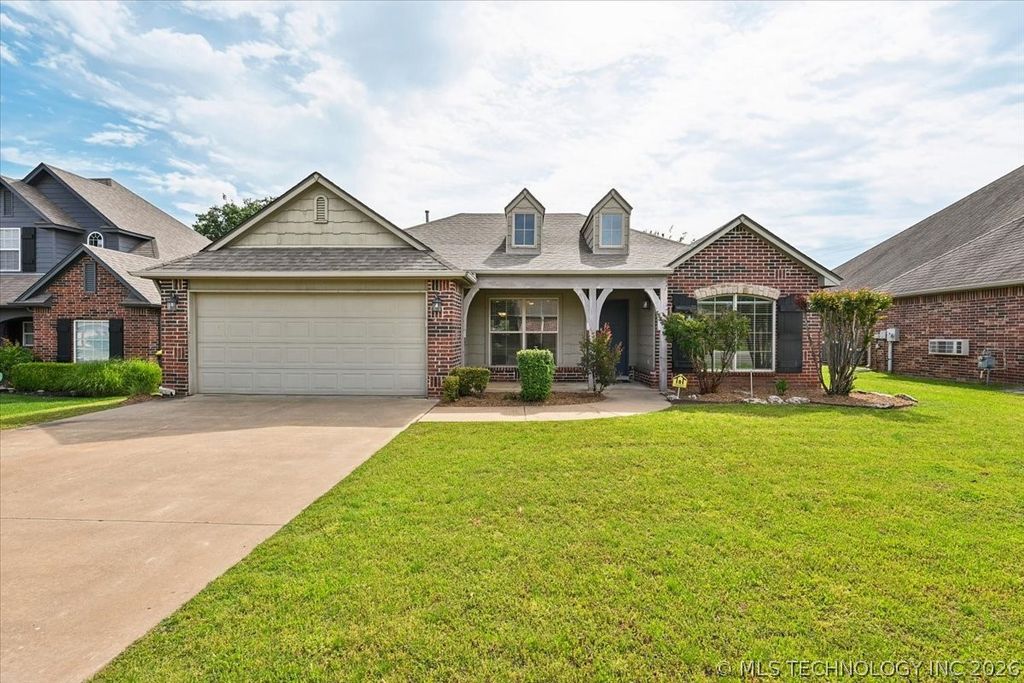 11015 S Lawrence Street, Jenks, OK 74037