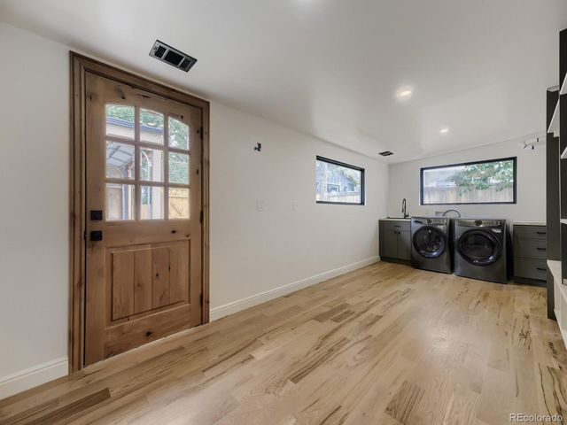 2610 S Vine St, Denver, CO 80210