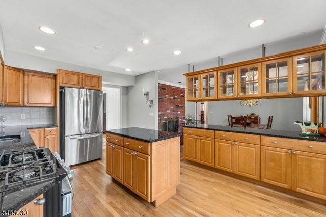 39 Lessing Rd, West Orange Twp., NJ 07052
