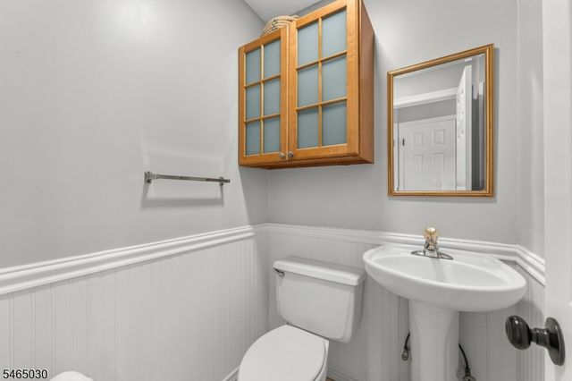 39 Lessing Rd, West Orange Twp., NJ 07052