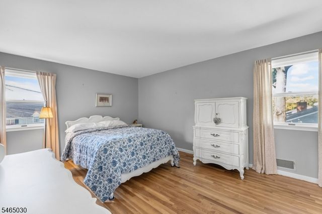 39 Lessing Rd, West Orange Twp., NJ 07052