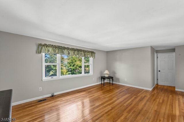 39 Lessing Rd, West Orange Twp., NJ 07052