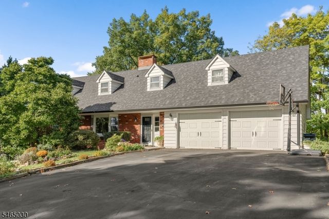 39 Lessing Rd, West Orange Twp., NJ 07052