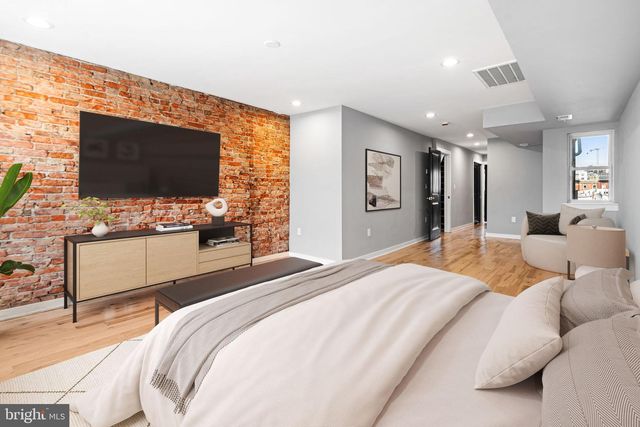 1329 DICKINSON ST, Philadelphia, PA 19147