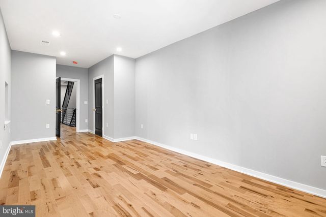 1329 DICKINSON ST, Philadelphia, PA 19147