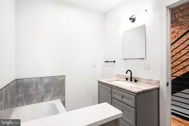 1329 DICKINSON ST, Philadelphia, PA 19147