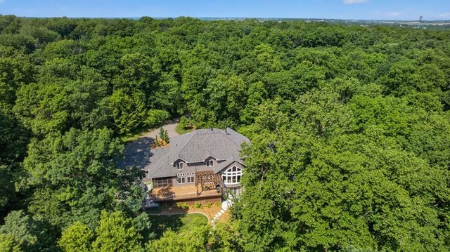 4400 Ettenmoor Lane SW, Rochester, MN 55902
