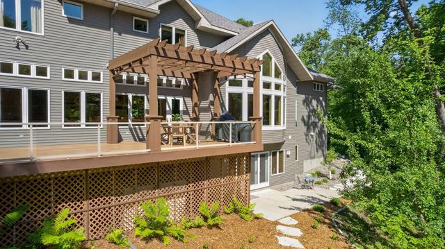 4400 Ettenmoor Lane SW, Rochester, MN 55902