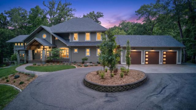 4400 Ettenmoor Lane SW, Rochester, MN 55902