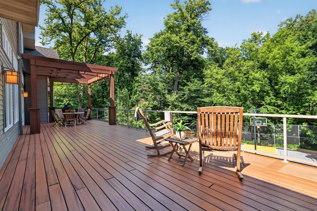 4400 Ettenmoor Lane SW, Rochester, MN 55902