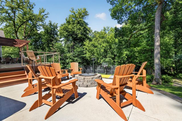 4400 Ettenmoor Lane SW, Rochester, MN 55902