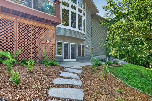 4400 Ettenmoor Lane SW, Rochester, MN 55902