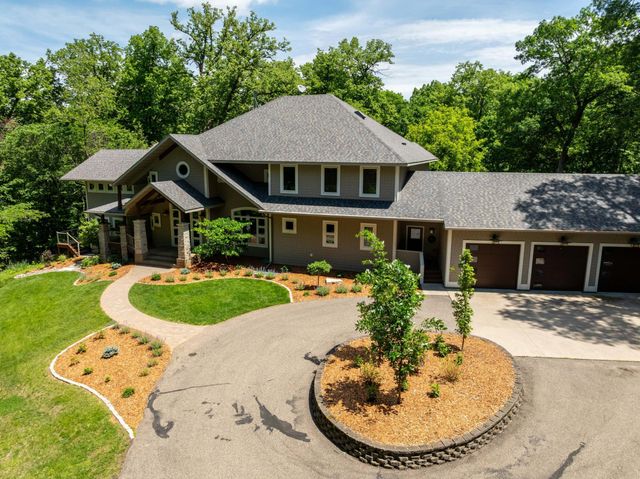 4400 Ettenmoor Lane SW, Rochester, MN 55902