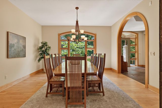 4400 Ettenmoor Lane SW, Rochester, MN 55902