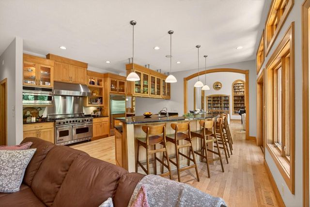 4400 Ettenmoor Lane SW, Rochester, MN 55902