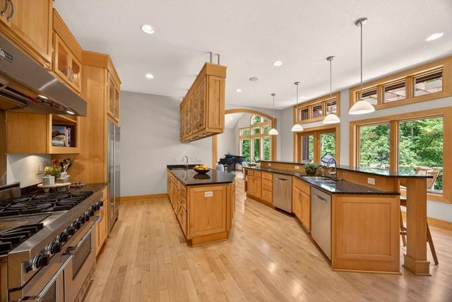 4400 Ettenmoor Lane SW, Rochester, MN 55902