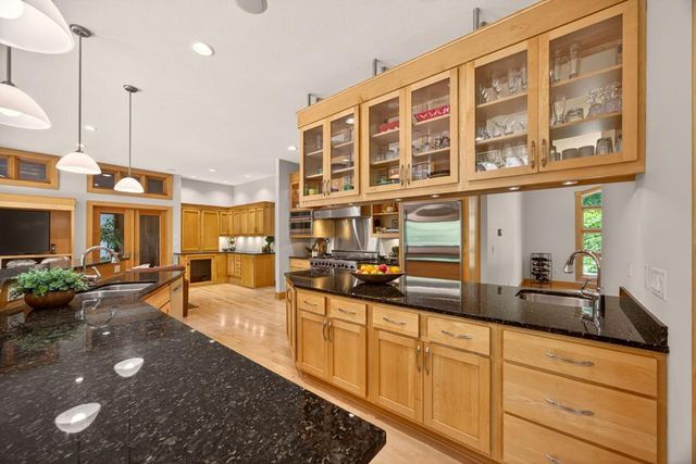 4400 Ettenmoor Lane SW, Rochester, MN 55902