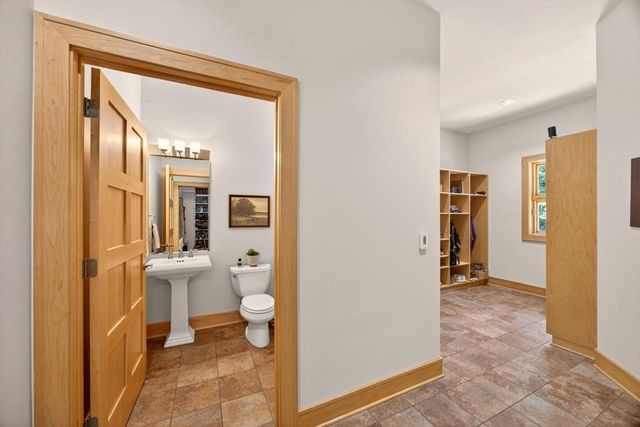 4400 Ettenmoor Lane SW, Rochester, MN 55902