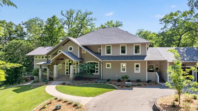 4400 Ettenmoor Lane SW, Rochester, MN 55902