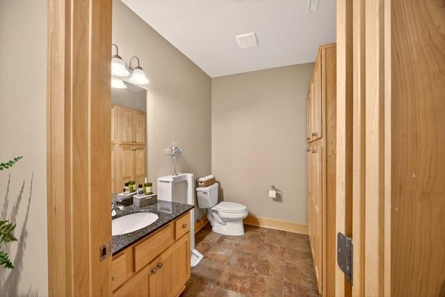 4400 Ettenmoor Lane SW, Rochester, MN 55902