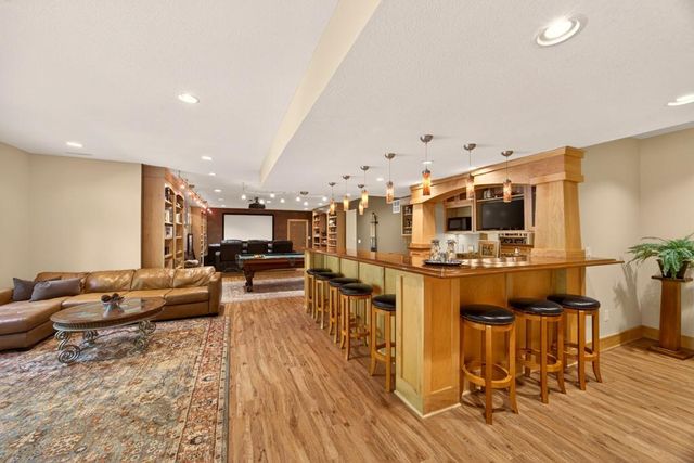 4400 Ettenmoor Lane SW, Rochester, MN 55902