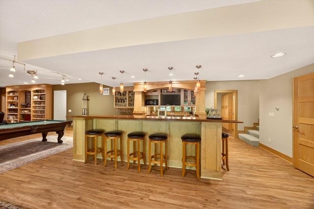 4400 Ettenmoor Lane SW, Rochester, MN 55902