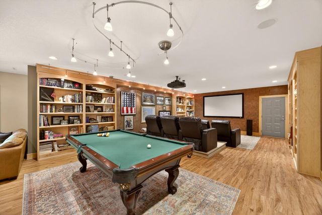 4400 Ettenmoor Lane SW, Rochester, MN 55902