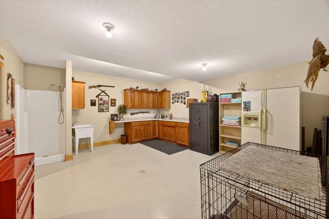 4400 Ettenmoor Lane SW, Rochester, MN 55902