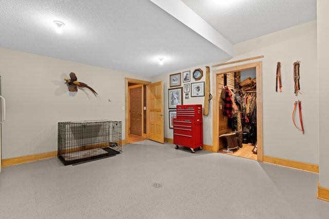 4400 Ettenmoor Lane SW, Rochester, MN 55902