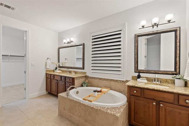 302 Duffy LN, Lakeway, TX 78738