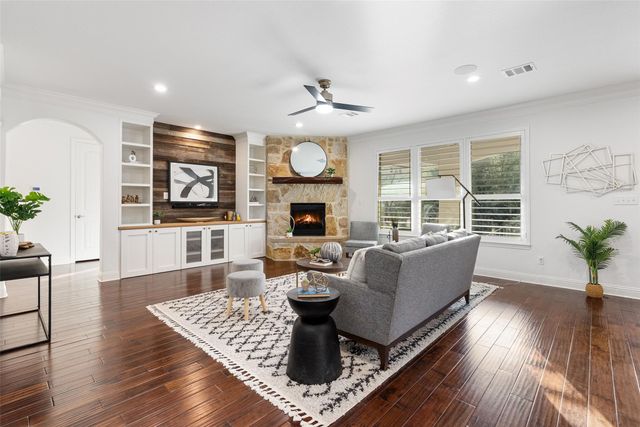 302 Duffy LN, Lakeway, TX 78738