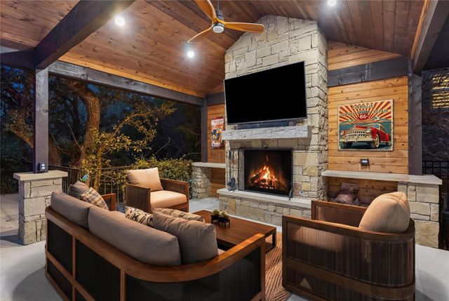 302 Duffy LN, Lakeway, TX 78738