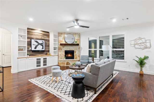 302 Duffy LN, Lakeway, TX 78738