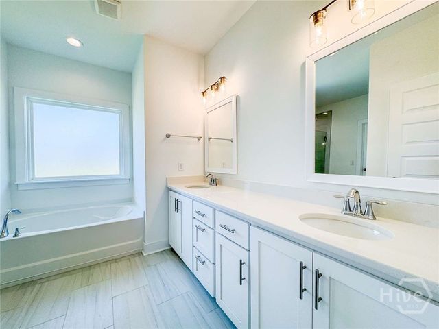 62 Carver Way, Midway, GA 31320