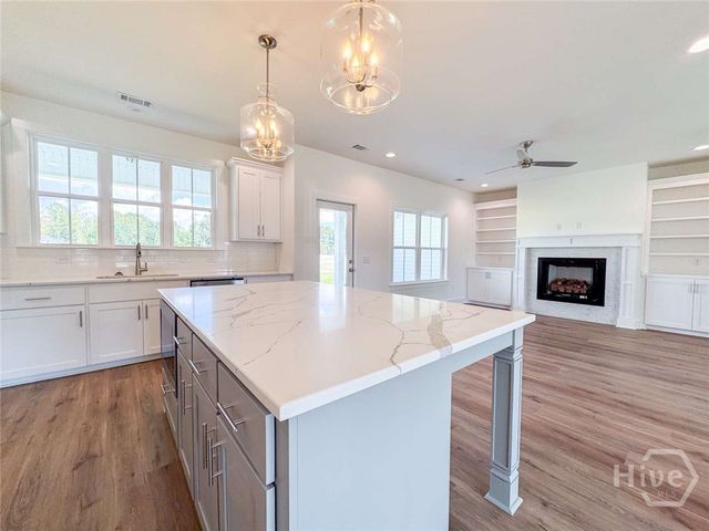 62 Carver Way, Midway, GA 31320