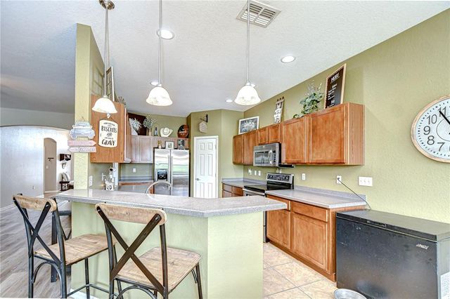 6519 TWIN BRIDGES DRIVE, Zephyrhills, FL 33541