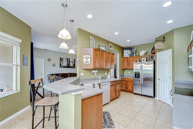 6519 TWIN BRIDGES DRIVE, Zephyrhills, FL 33541