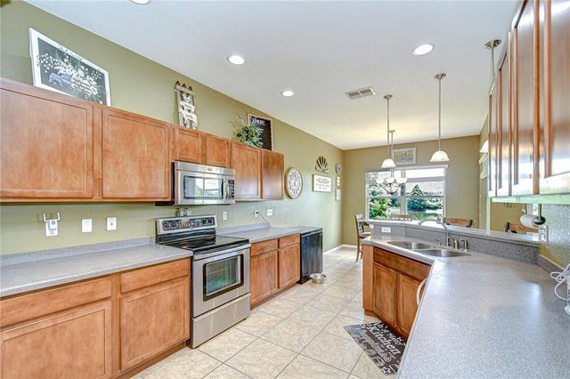 6519 TWIN BRIDGES DRIVE, Zephyrhills, FL 33541