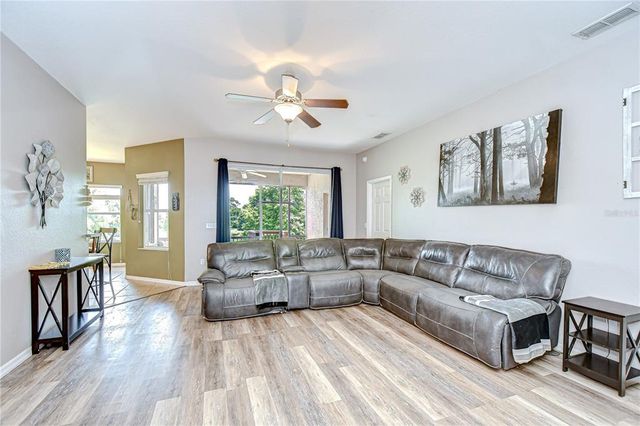 6519 TWIN BRIDGES DRIVE, Zephyrhills, FL 33541